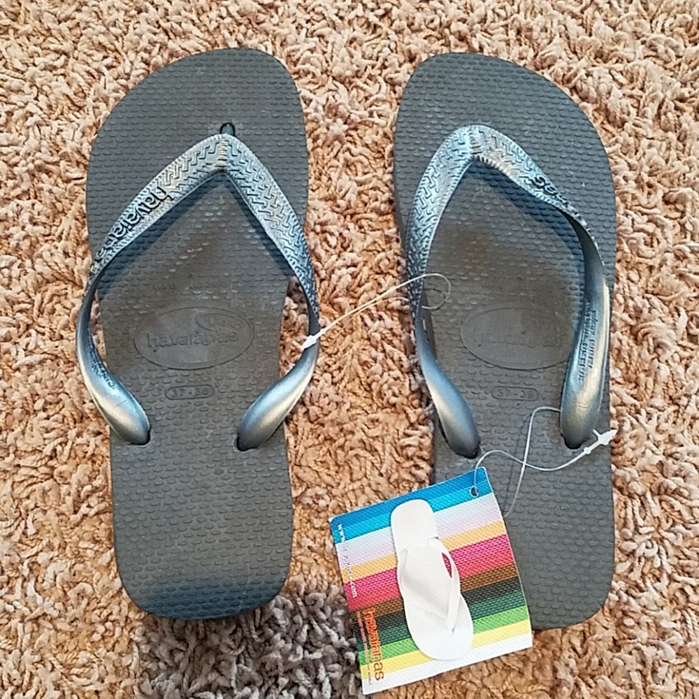 NWT Havaianas flip flops